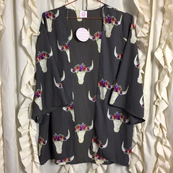 Wanna B Jackets & Blazers - NWT Boho Bull Skull Floral Gray Open Front Kimono